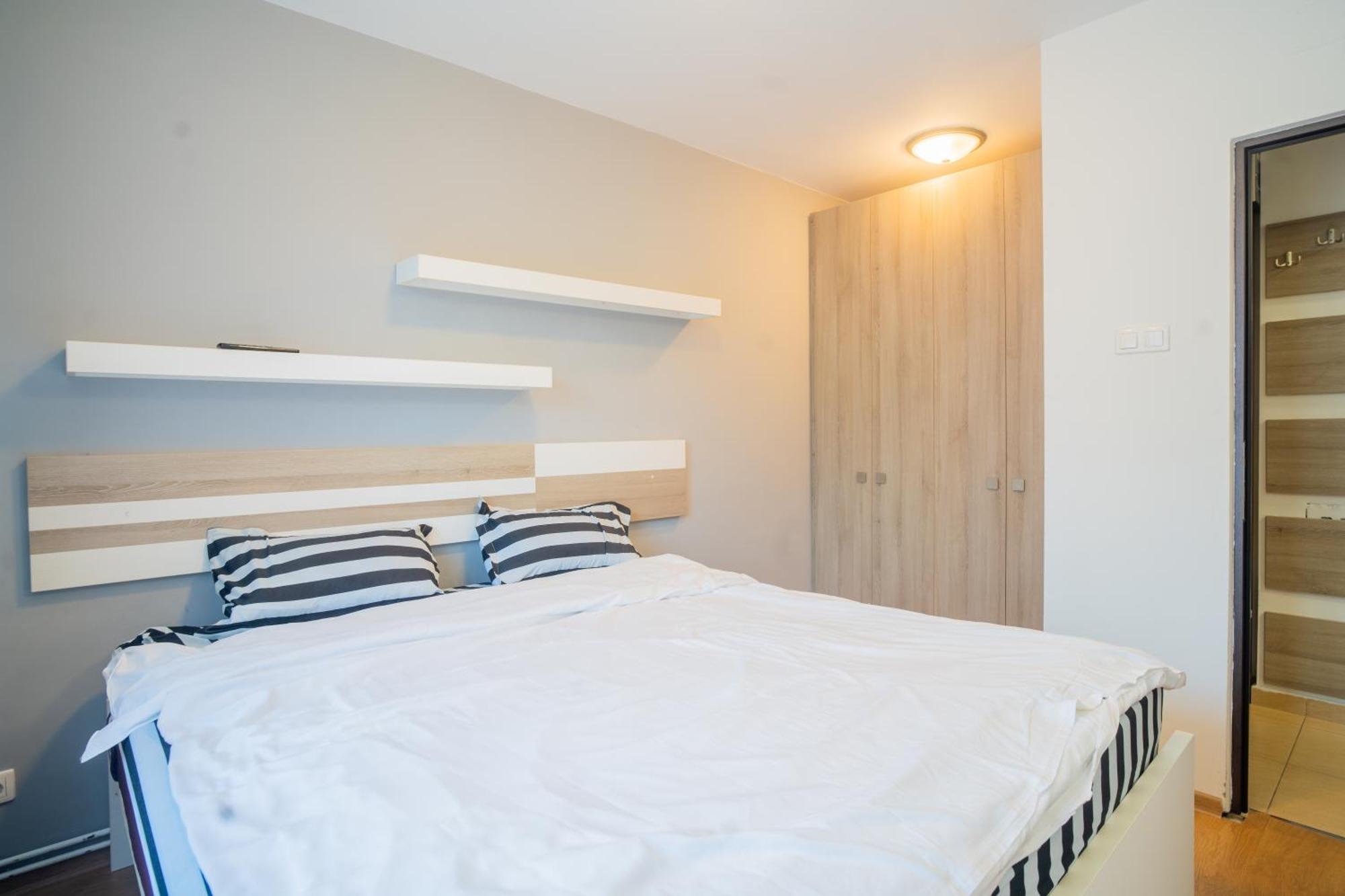Sunset Apartment *